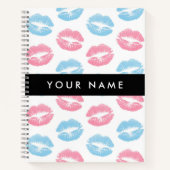 ピンクの唇、青の唇、キス、名前、パーソナライズ ノートブック (正面)