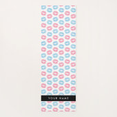 ピンクの唇、青の唇、キス、名前、パーソナライズ ヨガマット (裏面)