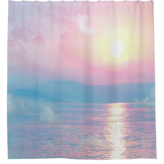 ピンクの夕日の幻想的な風景 シャワーカーテン (正面)