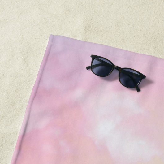 ピンクの夕日の幻想的な風景 ビーチタオル (インサイチュ)