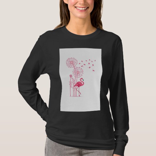 ピンクの夢のささやき – フラミンゴとダンデライオンの幻想 Tシャツ (正面)