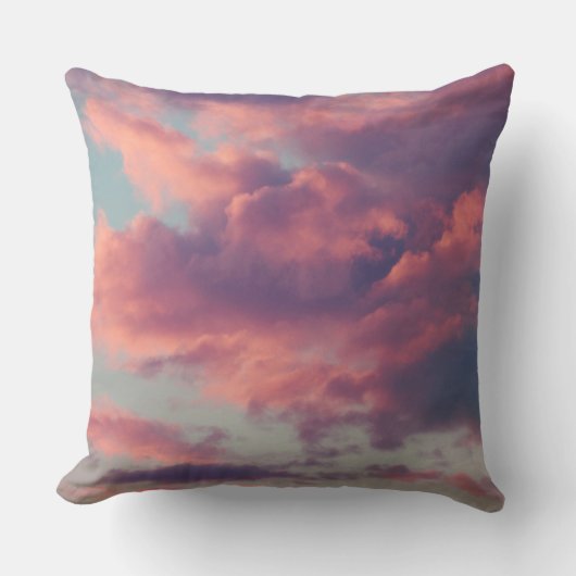 ピンクの夢のような美しい夕日の雲 クッション (正面)