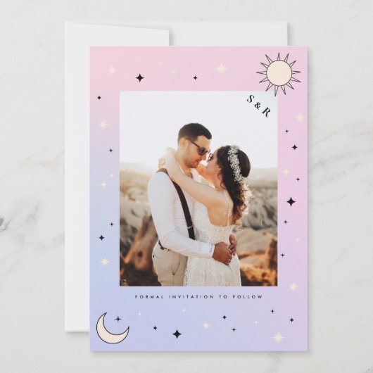 ピンクの天の月と太陽のタロット神秘的写真ウェディング セーブザデート (裏面)