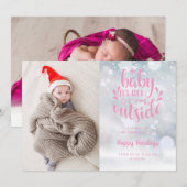 ピンクの女の子のためのホリデー誕生日おめでとう "Baby It's Cold Outside" 案内状 (正面/裏面)