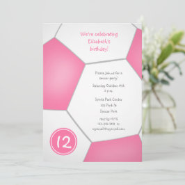 ピンクの女の子のサッカーバースデーパーティー 招待状