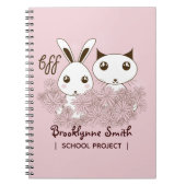 ピンクの女の子の親友 キュートな漫画の子猫とうさぎの子供たち ノートブック (正面)