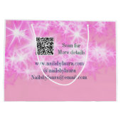 ピンクの女の子らしいパステル グリッター ネイルに名前とウェブサイトを追加します ラージペーパーバッグ (裏面)