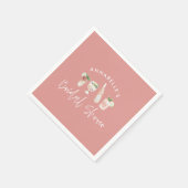 ピンクの女の子らしいモダンなコックテイルスクリプトのブライズシャワー スタンダードカクテルナプキン (角)