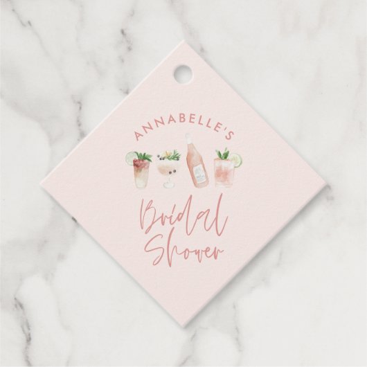 ピンクの女の子らしいモダンなコックテイルスクリプトのブライズシャワー フェイバータグ (正面)