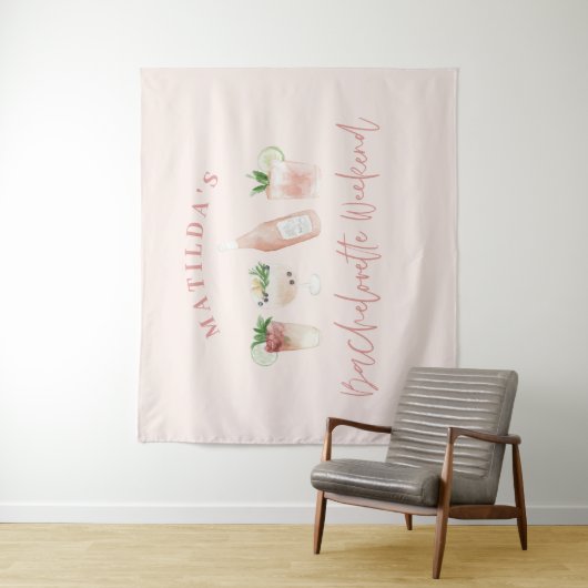 ピンクの女の子らしいモダンな飲み物 バチェロレッテウィークエンド タペストリー (インサイチュ)