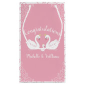 ピンクの女の子スワンス赤ちゃんシャワー スモールペーパーバッグ (裏面)