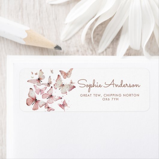 ピンクの女の子バタフライベビーシャワー ラベル (インサイチュ)