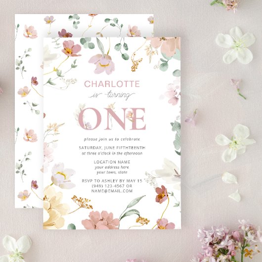 ピンクの女の子ワイルドフラワーが1歳の誕生日を飾る 招待状
