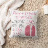 ピンクの女の赤ちゃんのバレリーナはバレエダンサーの誕生に蹄鉄を打ちます クッション (ブランケット)