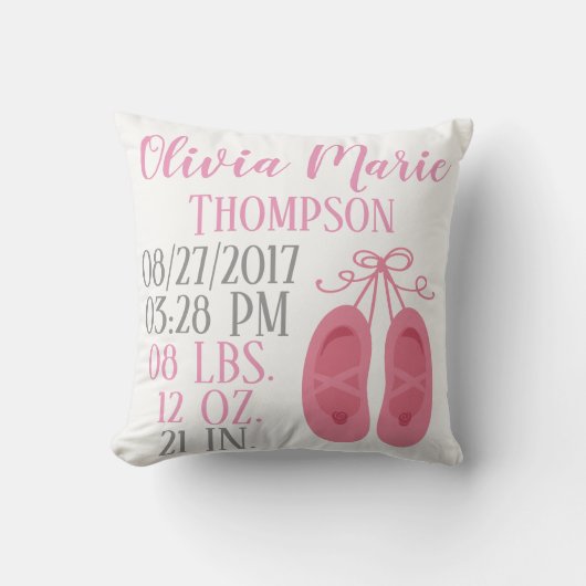 ピンクの女の赤ちゃんのバレリーナはバレエダンサーの誕生に蹄鉄を打ちます クッション (正面)