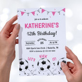 ピンクの女子サッカー・パーティー 誕生日招待状 招待状