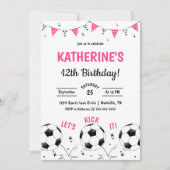 ピンクの女子サッカー・パーティー 誕生日招待状 招待状 (正面)