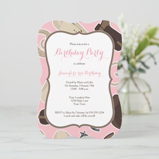ピンクの女性のカーボーイのテーマの誕生日のパーティの招待状 招待状 (スタンド正面)