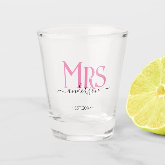 ピンクの妻の花嫁結婚夫人の記念日 ショットグラス (正面)