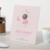 ピンクの宇宙宇宙飛行士の誕生日好意サイン 台座サイン (インサイチュ)