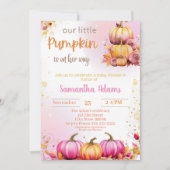 ピンクの小さなかぼちゃが赤ちゃんシャワーを浴びる途中 招待状 (正面)