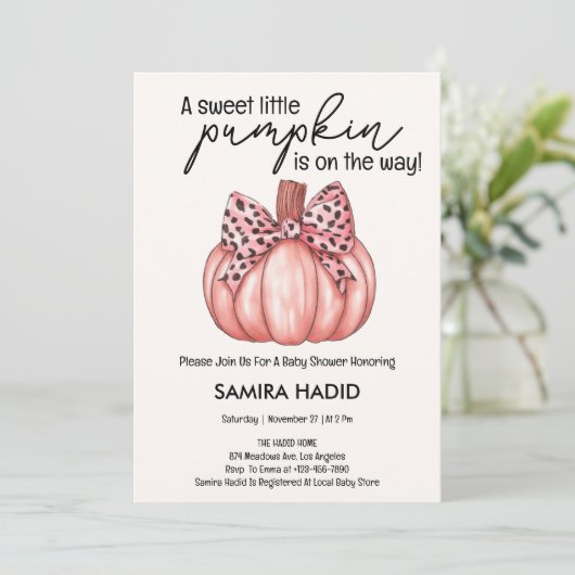 ピンクの小さなかぼちゃ女の子の秋の赤ちゃんシャワー 招待状 (スタンド正面)