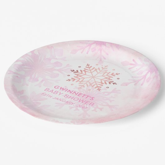 ピンクの小さなスノーフレークガールベビーシャワー ペーパープレート (アングル)