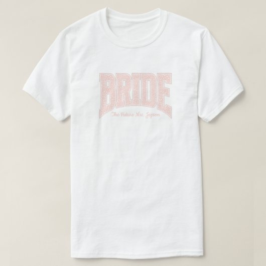 ピンクの小さな花柄BRIDEエンゲージメント Tシャツ (デザイン正面)