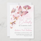 ピンクの小さな蝶が1歳の誕生日を迎える 招待状 (正面)