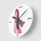 ピンクの小剣は芸術に蹄鉄を打ちます ラウンド壁時計 (傾斜)