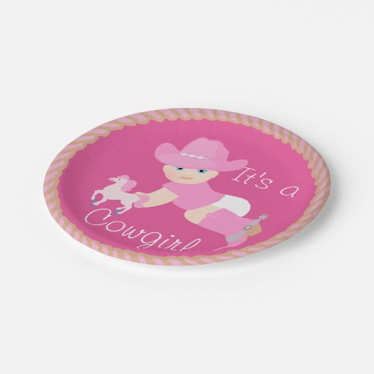 ピンクの帽子およびブーツのパーティのプレートを持つ赤ん坊の女性のカーボーイ ペーパープレート (アングル)