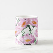 ピンクの庭の花：手描きシームレス。 コーヒーマグカップ (中央)