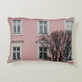 ピンクの建物 アクセントクッション (裏面)