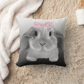 ピンクの弓が付いている愛らしく小さいバニー クッション (ブランケット)