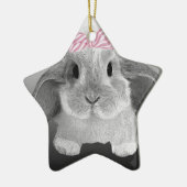 ピンクの弓が付いている愛らしく小さいバニー セラミックオーナメント (左)