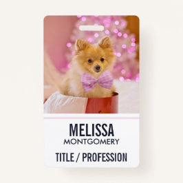 ピンクの弓のクリスマス写真を飾ったかわいい犬 バッジ