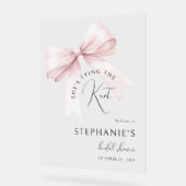 ピンクの弓のブライダルシャワーのご案内です アクリルサイン (傾斜)