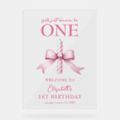 ピンクの弓の女の子が1歳の誕生日を過ごしたい アクリルサイン (正面)