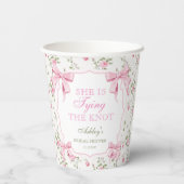 ピンクの弓、彼女は結婚する ブライダルシャワー 紙コップ (裏面)