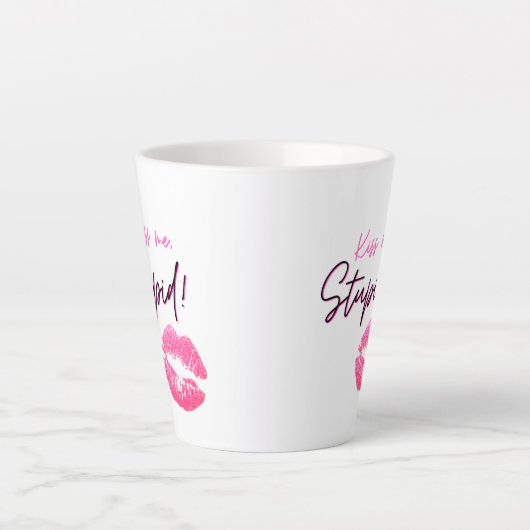 ピンクの引用文とキス-キス私、愚か! カフェラテマグ (正面)