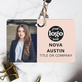 ピンクの従業員の写真IDとQRコードのビジネスロゴ バッジ