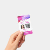 ピンクの従業員写真付きID QRコードバッジ バッジ (手持ち)