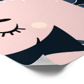 ピンクの恐竜が暗い日の上に置かれた、かわいいシームレスな模様 ポスター (角)