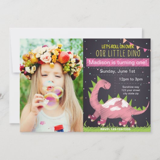 ピンクの恐竜スケート誕生日招待状（写真付き） 招待状 (正面)