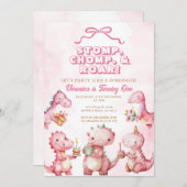 ピンクの恐竜ストンプチョンプ笑い声1歳の誕生日 招待状 (正面/裏面)