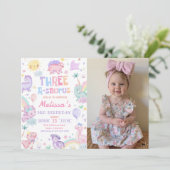 ピンクの恐竜A-Saurus 3歳の誕生日の写真 招待状 (スタンド正面)