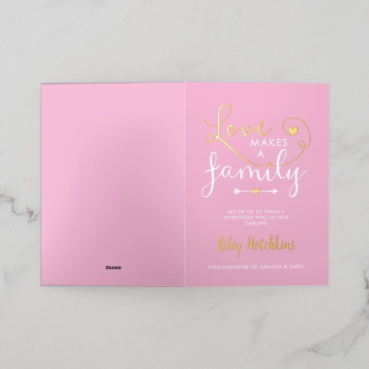 ピンクの愛が家族の養子縁組を発表 箔グリーティングカード (外側レイダウン)