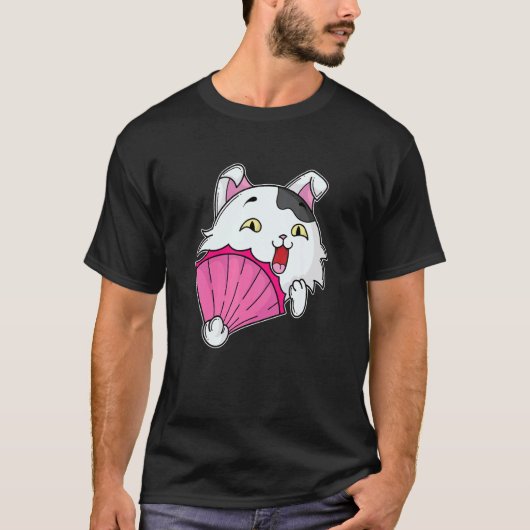 ピンクの扇子を持つ猫 Tシャツ (正面)
