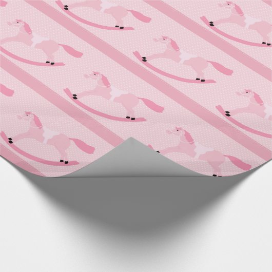 ピンクの揺り木馬のベビーシャワーの包装紙 ラッピングペーパー (角)