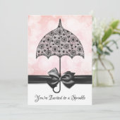 ピンクの散水赤ちゃんシャワーブラックレース傘 招待状 (スタンド正面)